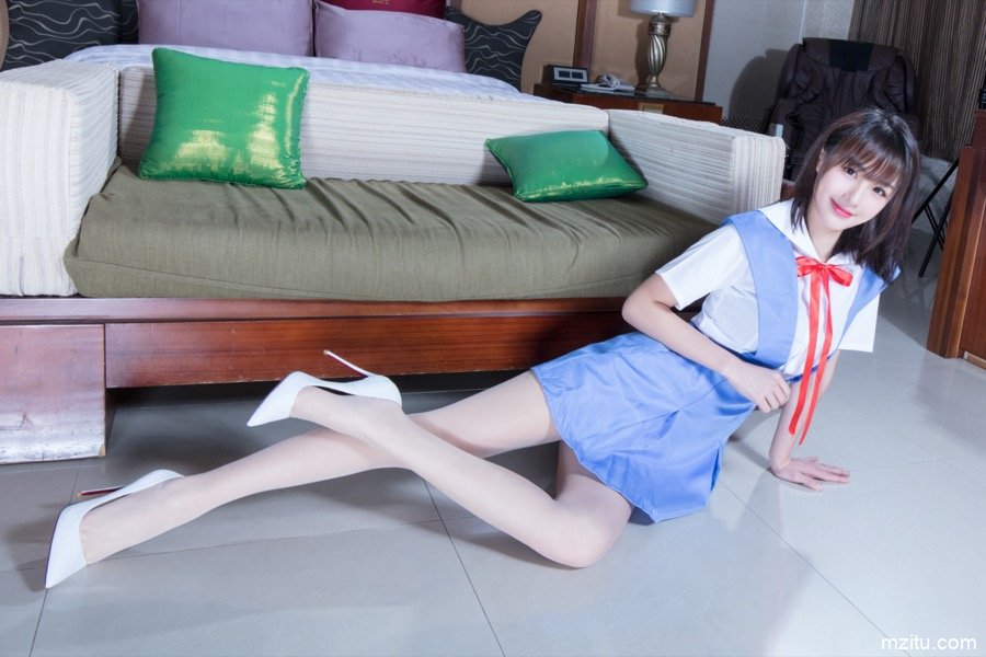 台湾妹子好甜美，一双大白腿让人移不开眼！(13)