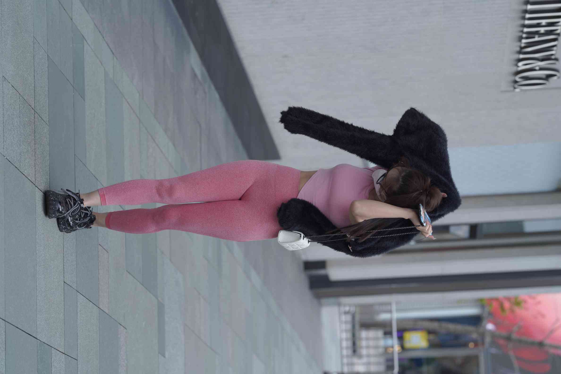 图片[2]-粉红色瑜伽裤的眼镜妹妹【93P】04019-发街拍