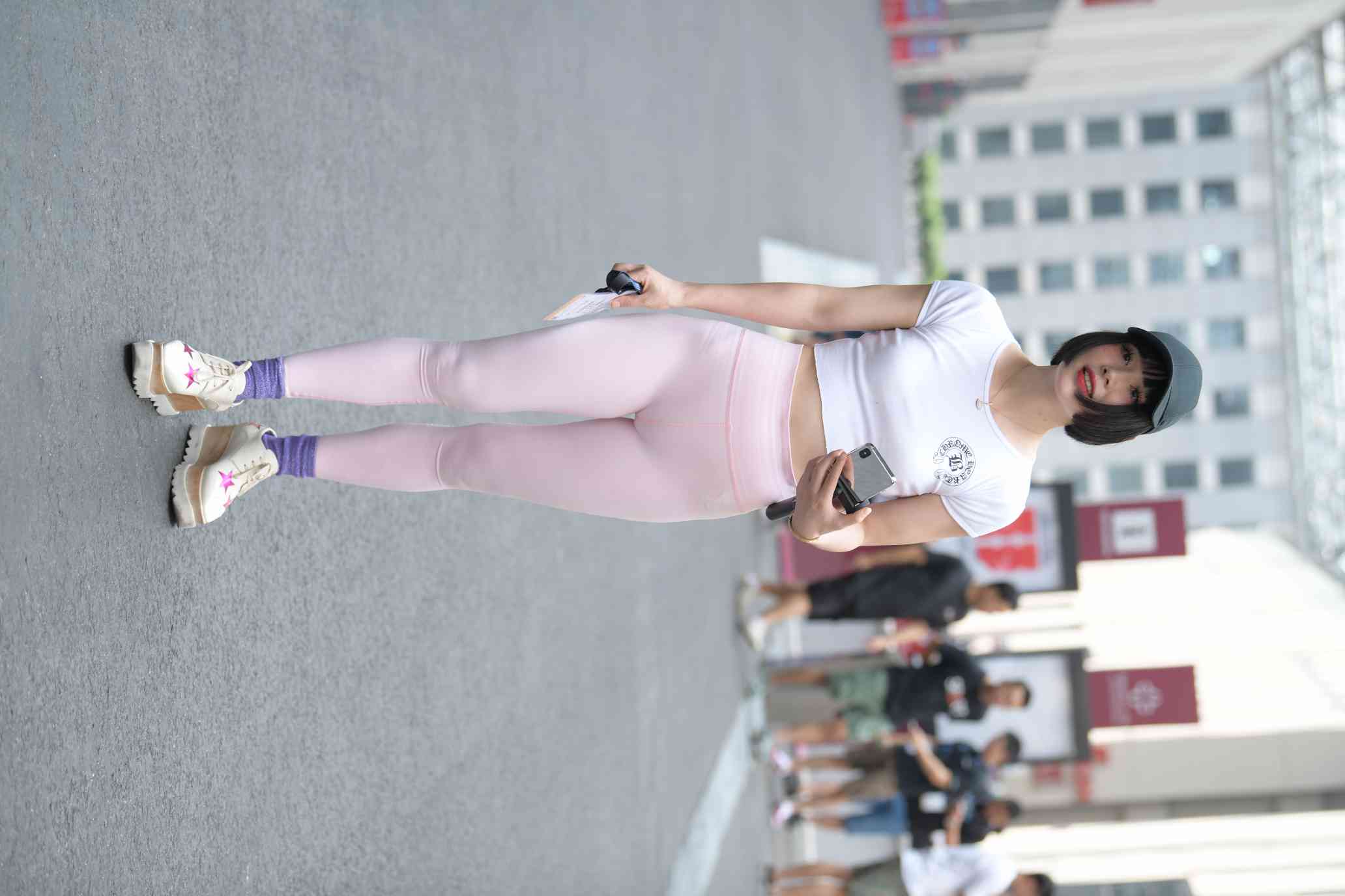 图片[2]-短发鸭舌帽时尚女生【102P】04022-发街拍