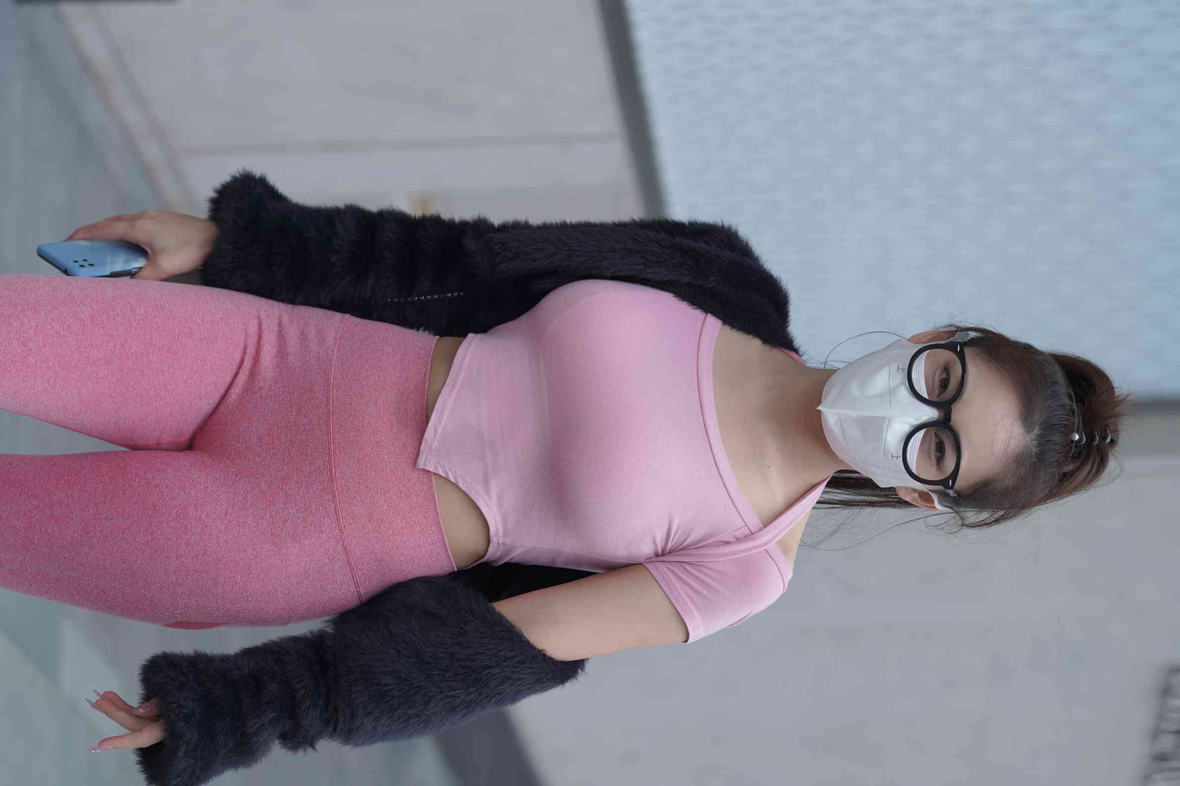 图片[4]-粉红色瑜伽裤的眼镜妹妹【93P】04019-发街拍