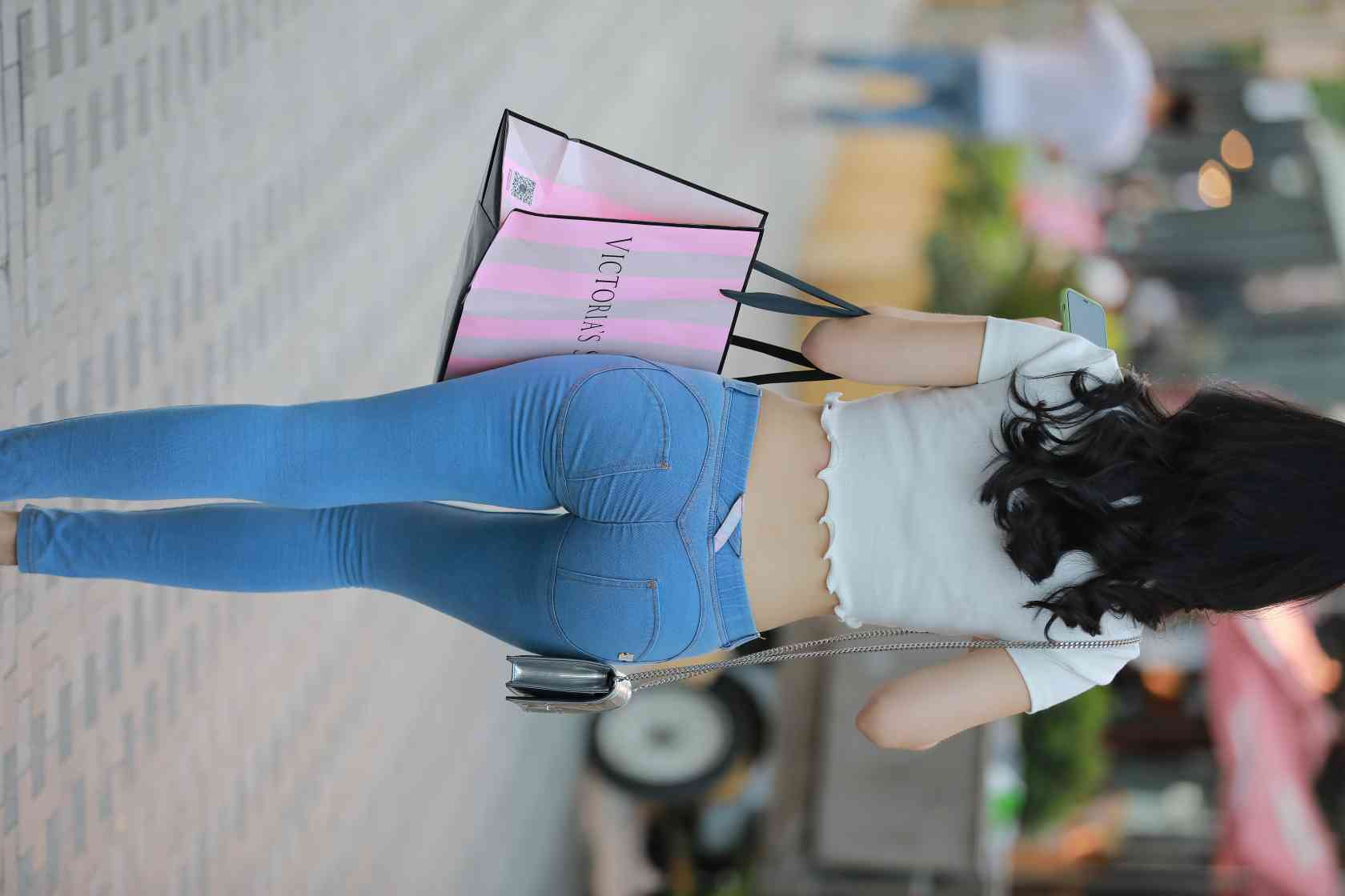 图片[2]-非常漂亮的紧身牛仔裤女孩【115P】04016-发街拍