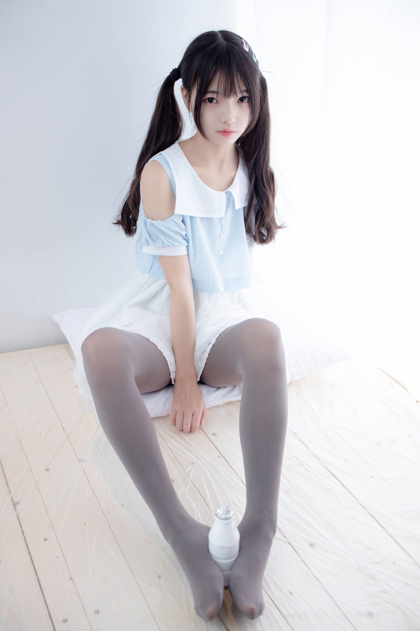 图片[1]-超级甜美的灰丝小姑娘【86P】20005-发街拍