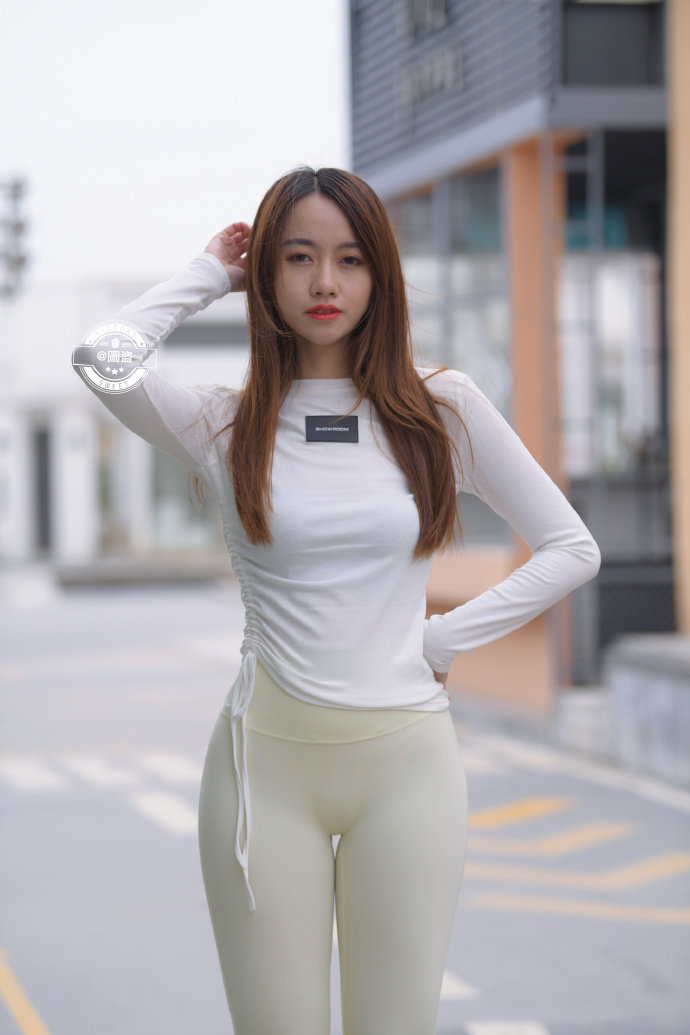 图片[1]-漂亮的白色瑜伽裤女孩 J1441 696P1V-21.4GB-发街拍