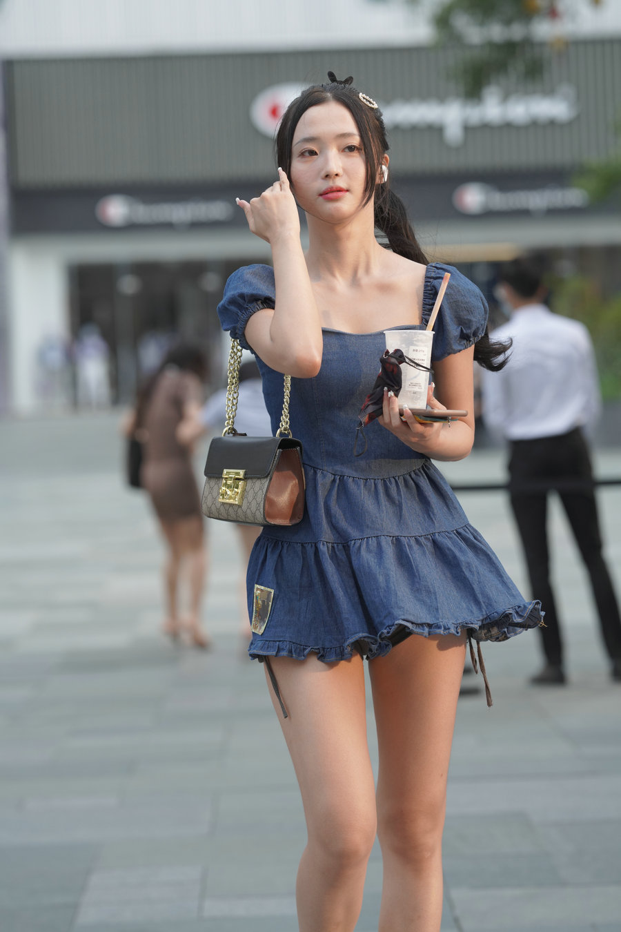 图片[1]-J3654 240P-2.74GB-发街拍