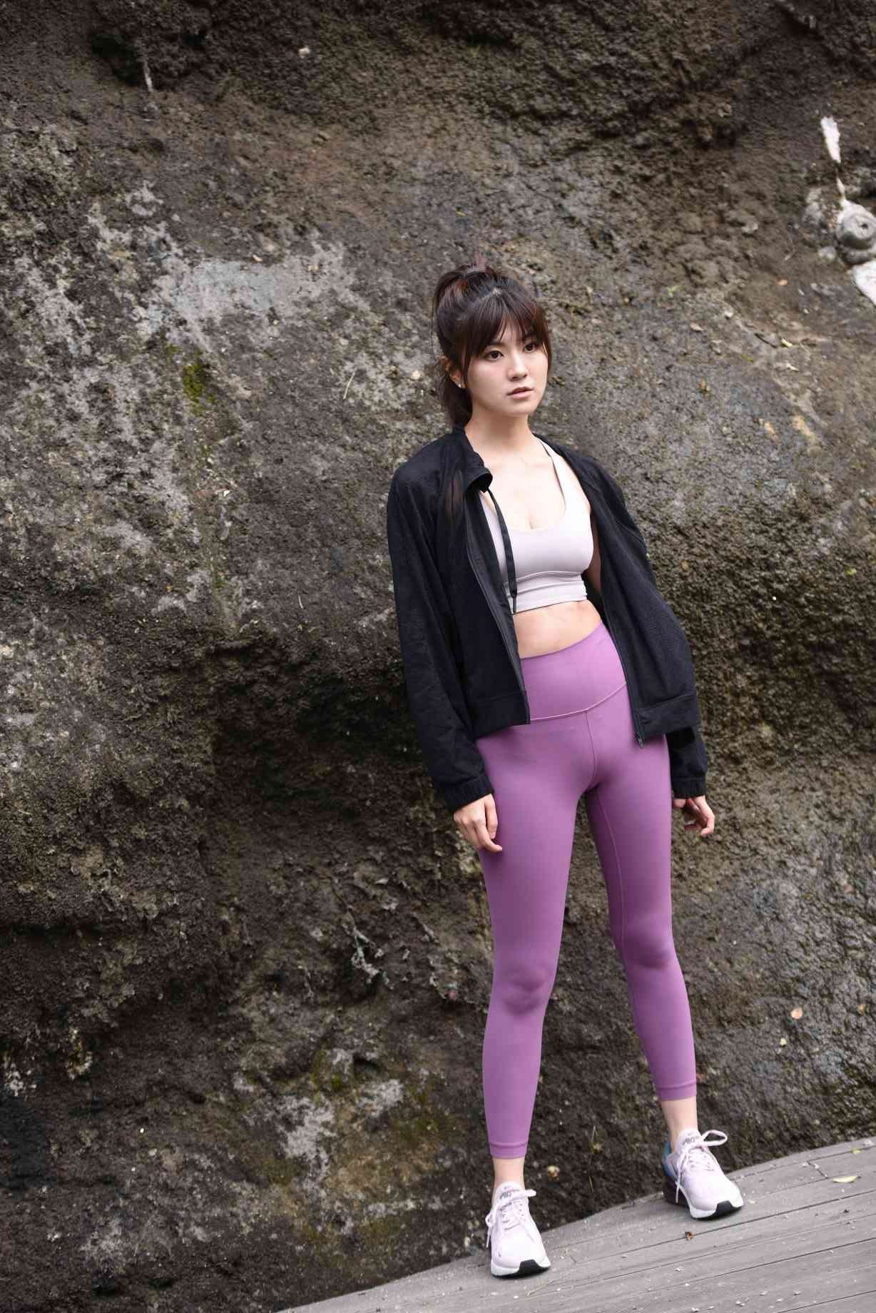 图片[3]-香芋色瑜伽裤高马尾女孩【111P】04039-发街拍