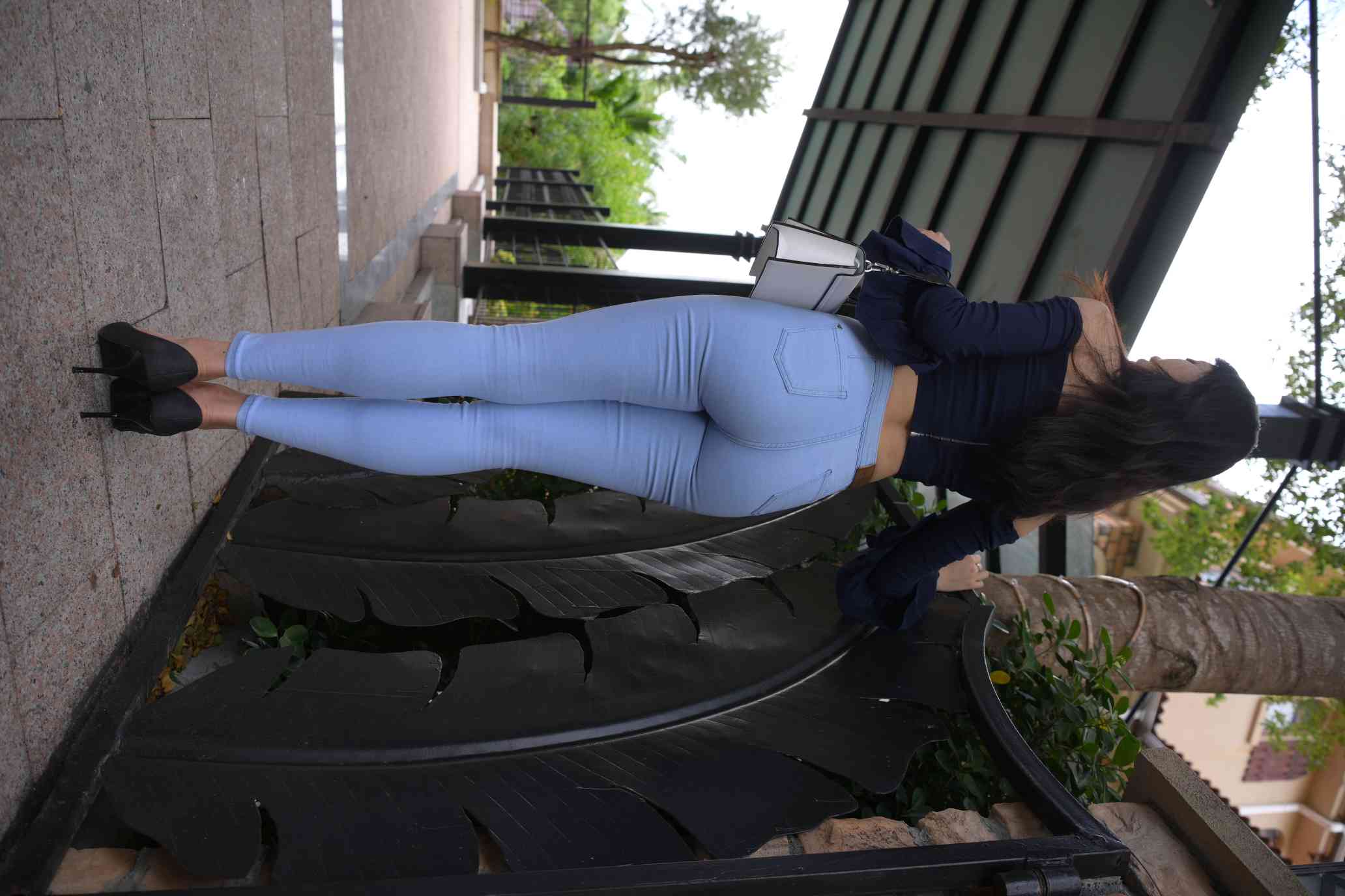 图片[3]-紧身牛仔裤女生【1127P】04027-发街拍