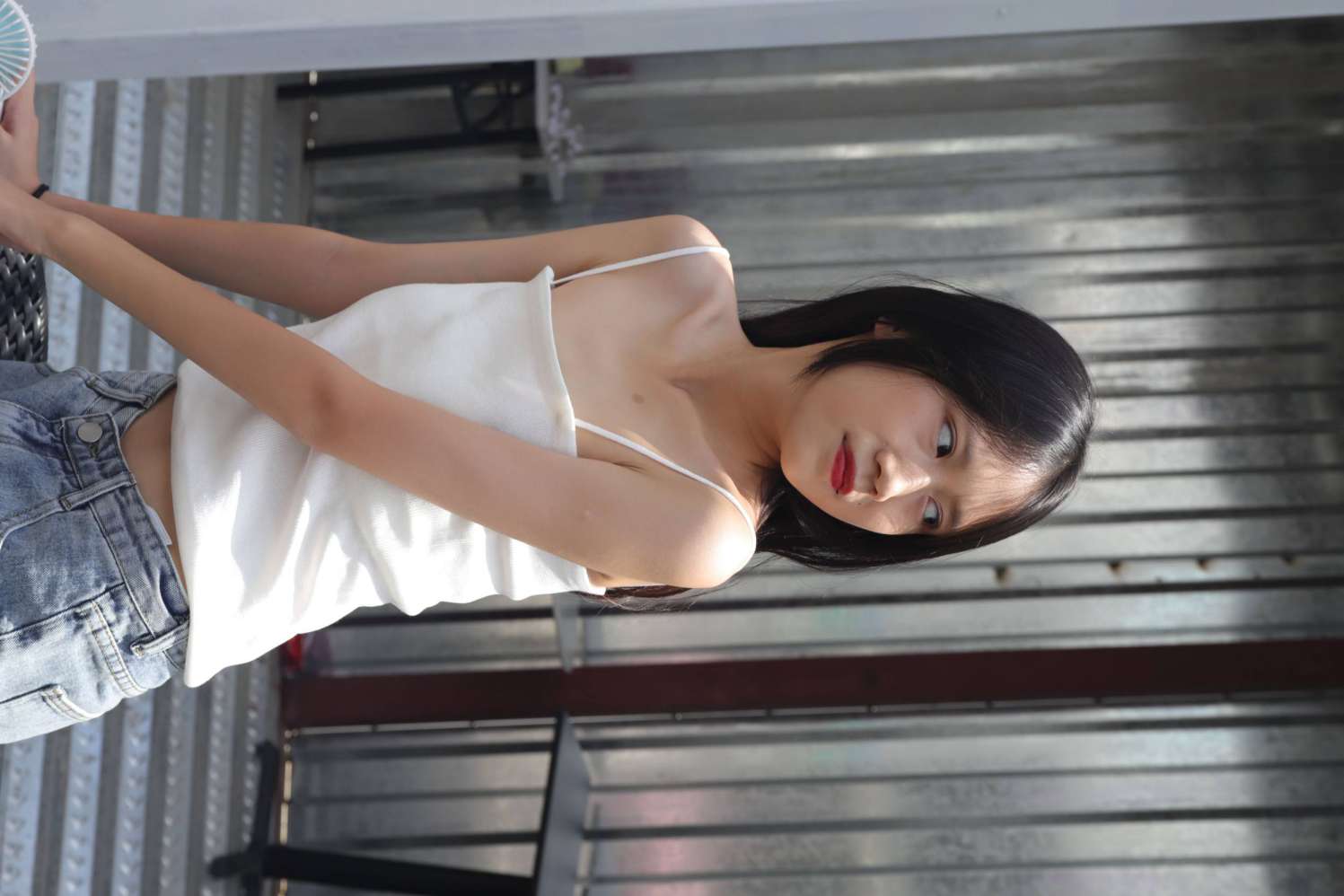 图片[7]-坐在草地上的长发女孩【172P】20012-发街拍