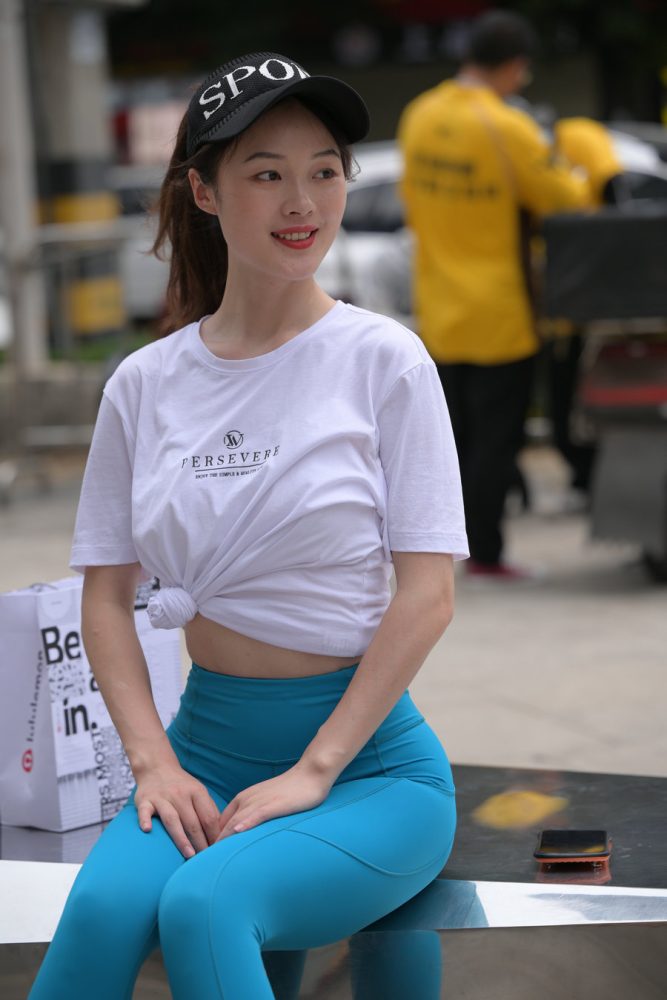 图片[2]-蓝色瑜伽裤阳光女孩J2095 611P1V-21.8GB-发街拍