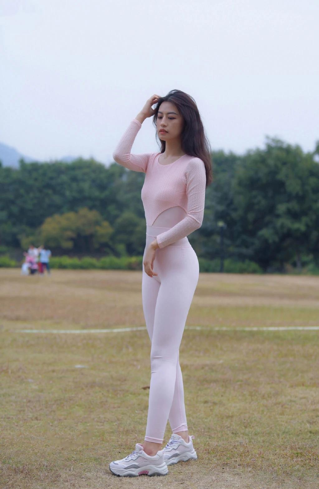 图片[1]-柔情似水的瑜伽裤姑娘 J1429 291P1V-14.6GB-发街拍