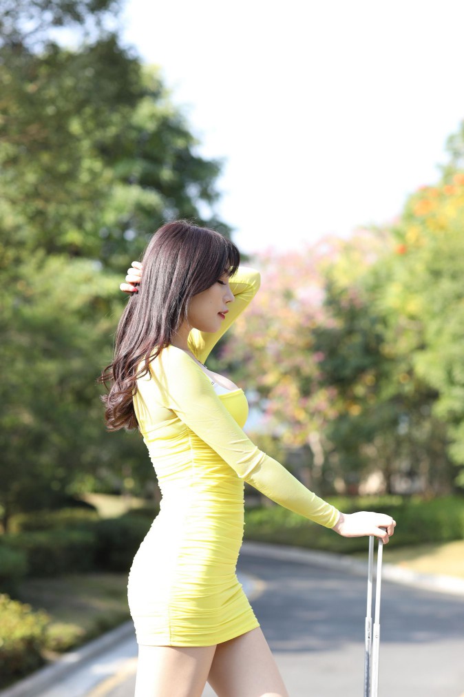 图片[6]-穿紧身裙的美丽姑娘要出去旅行了【419P】00046-发街拍