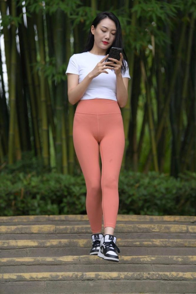 图片[1]-时尚的橘色瑜伽裤女人 J1935 496P1V-20.8GB-发街拍