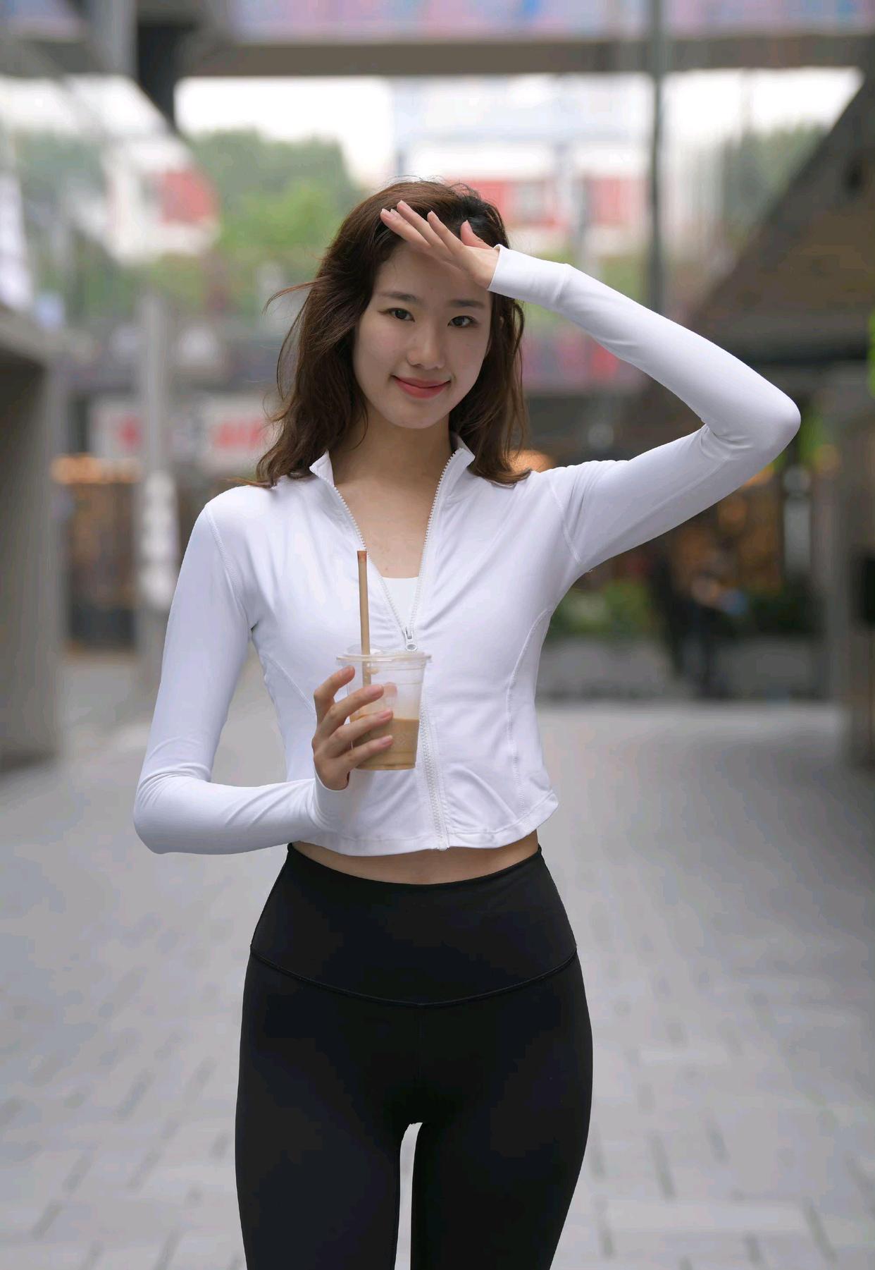 图片[4]-像刘亦菲的黑色瑜伽裤女孩J2237 340P1V-14.8GB-发街拍