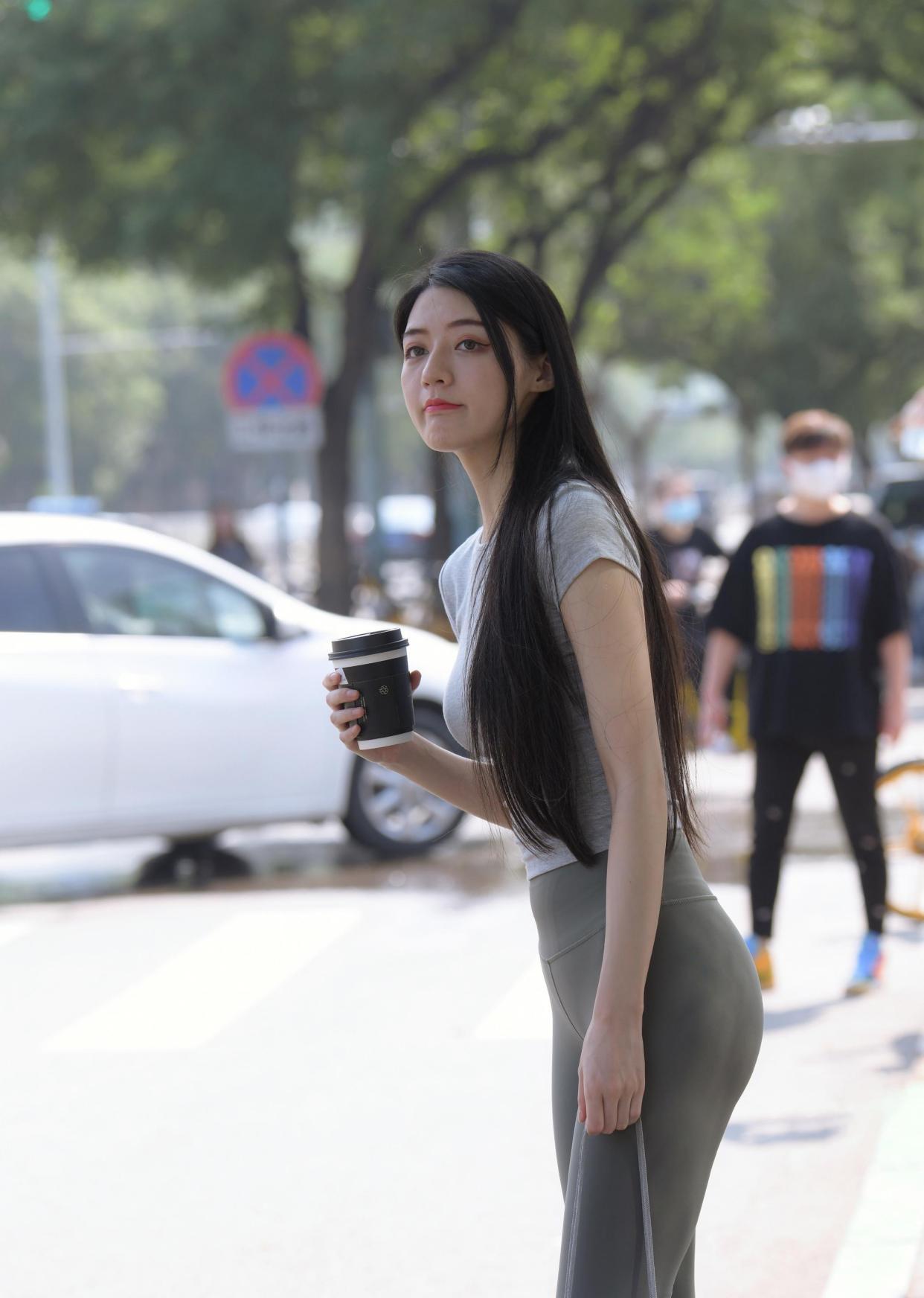 图片[3]-在外面逛街的瑜伽裤女孩J2240 449P1V-16.7GB-发街拍