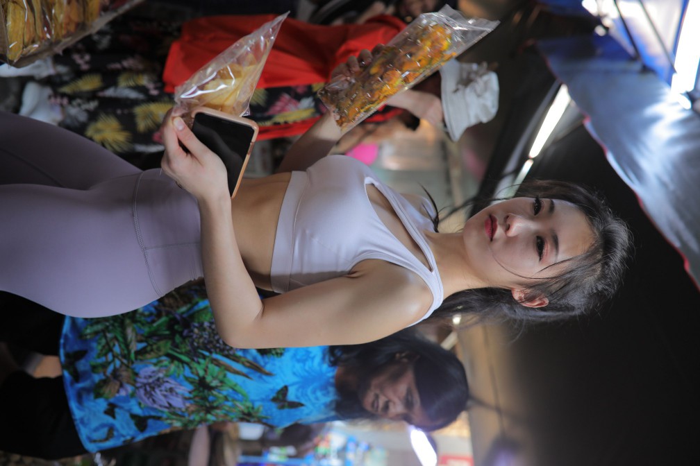 图片[6]-逛街的马尾辫瑜伽老师【556P】00016-发街拍