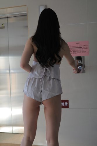 图片[4]-非常有女人味的热裤姑娘【228P】0007-发街拍