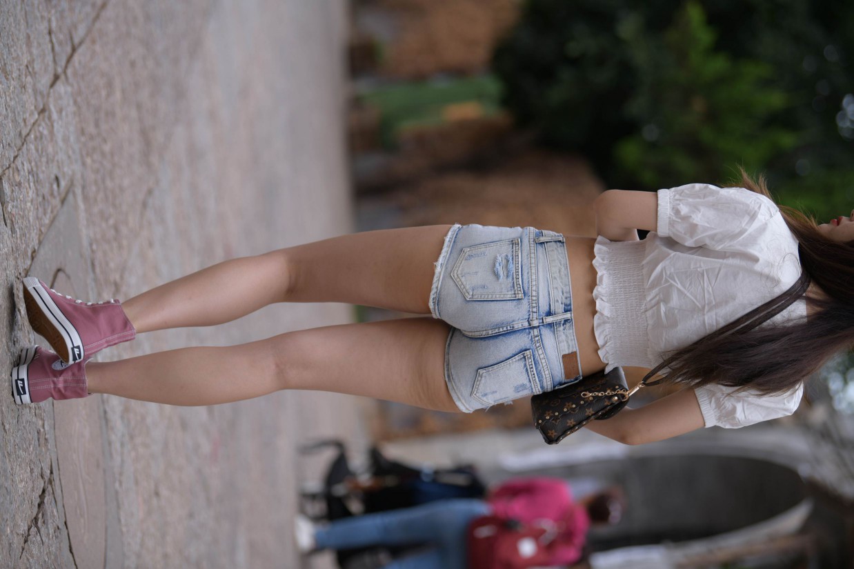 图片[6]-戴太阳镜的牛仔短裤紧身牛仔MM【167P】00021-发街拍