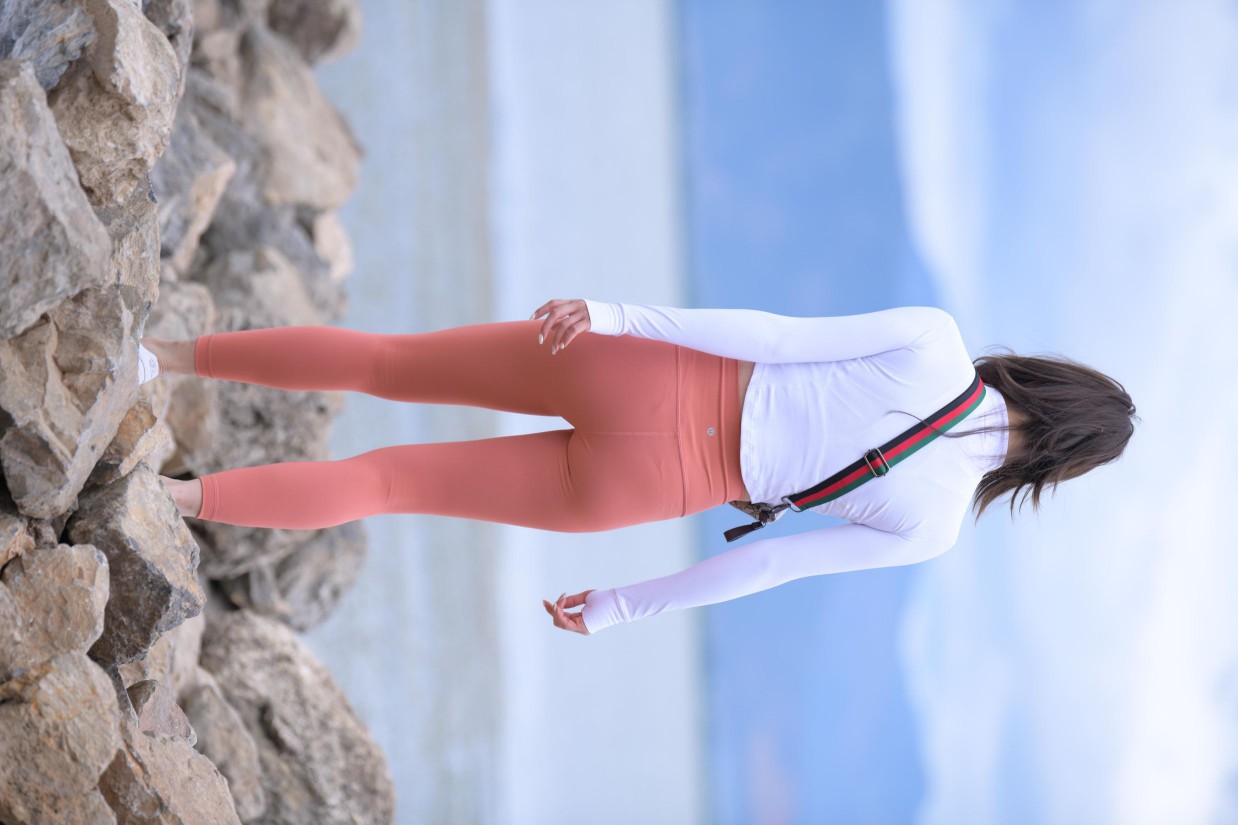 图片[6]-橙色瑜伽裤的高马尾姑娘【615P】00051-发街拍