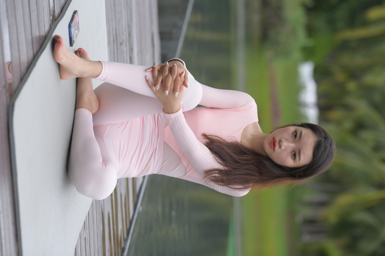 图片[7]-很漂亮眼睛也很大的白色瑜伽裤女孩【249P】00063-发街拍