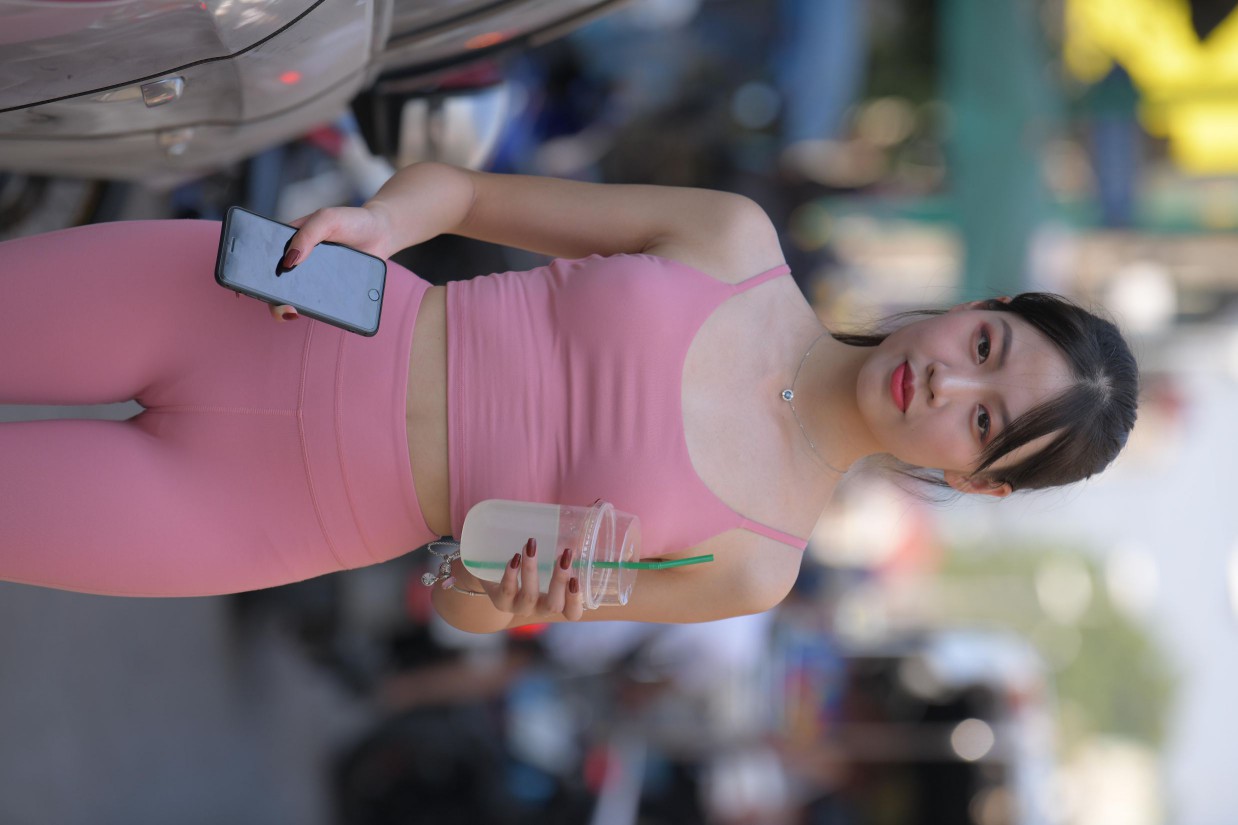 图片[5]-粉色的甜美瑜伽裤女孩在逛街【372P】00057-发街拍