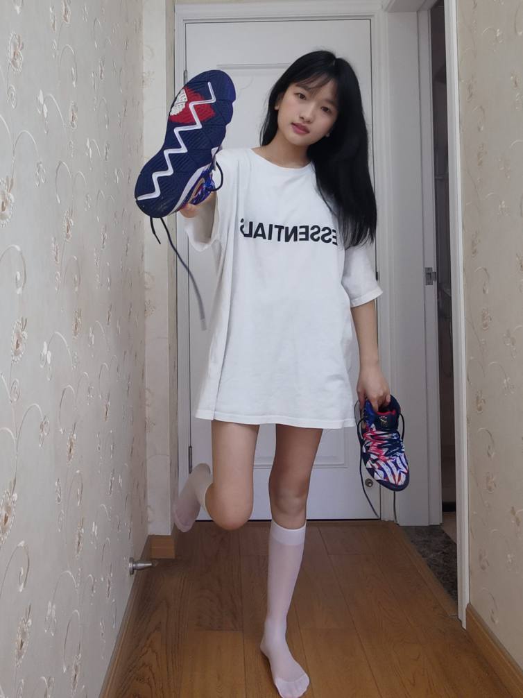 图片[5]-调皮的白袜女孩【149P】20017-发街拍