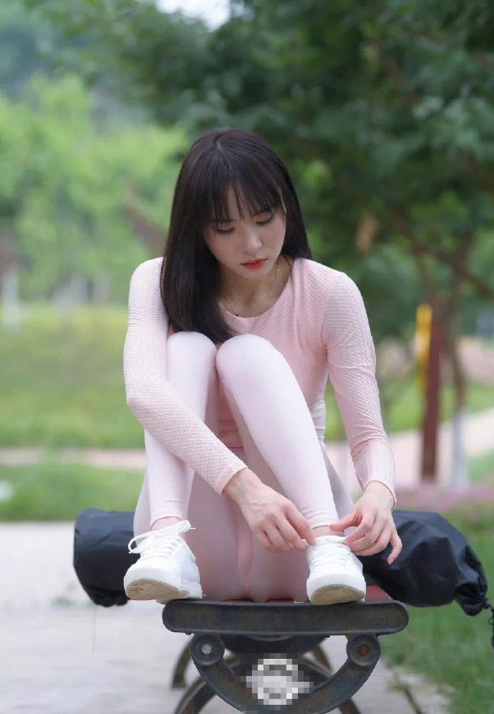 图片[4]-粉粉的瑜伽裤女孩太可爱了 J2090 854P1V-30.4GB-发街拍