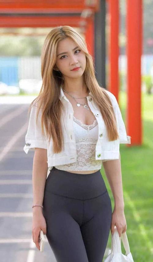 图片[3]-眼神里都是温柔的瑜伽裤女孩J2811 601P-13.3GB-发街拍