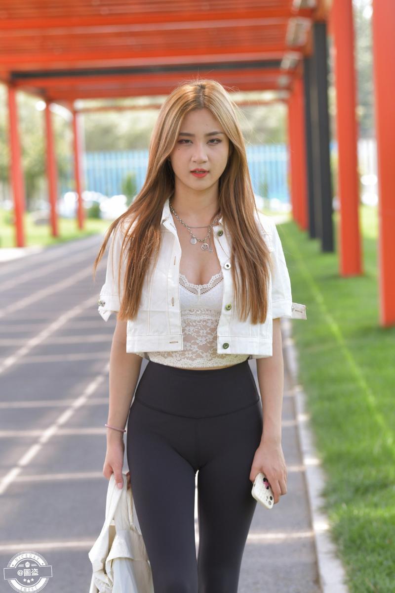 图片[1]-眼神里都是温柔的瑜伽裤女孩J2811 601P-13.3GB-发街拍