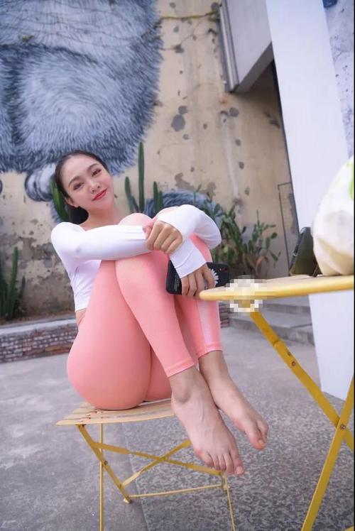 图片[3]-粉色紧身裤漂亮女孩 J1433 749P1V-20.0GB-发街拍