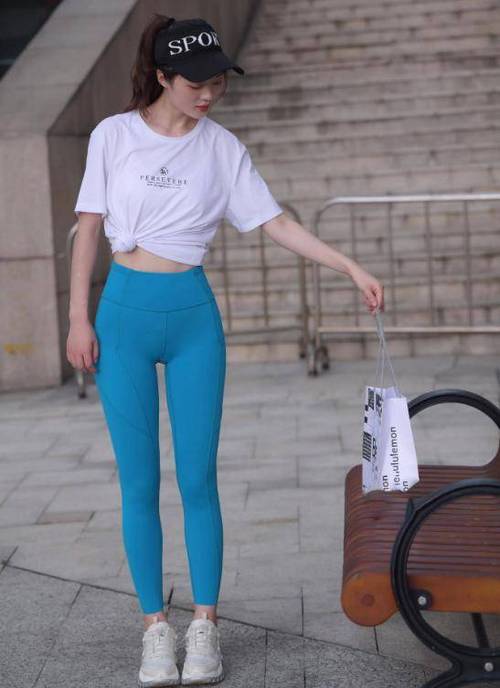 图片[3]-蓝色瑜伽裤阳光女孩J2095 611P1V-21.8GB-发街拍