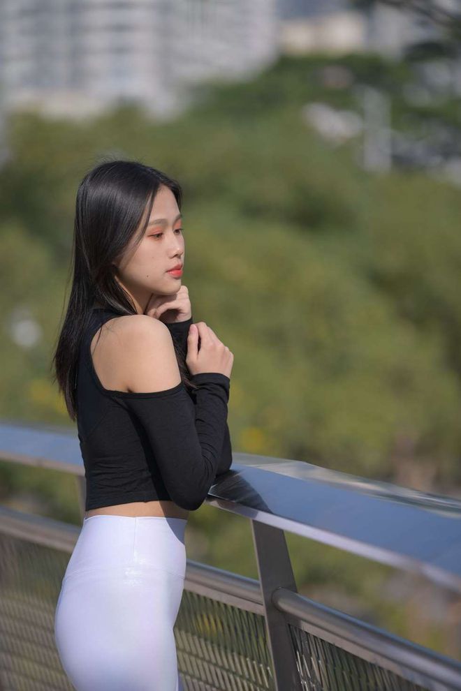 图片[4]-穿紧身白裤的端庄女孩 J1436 674P1V-22.2GB-发街拍