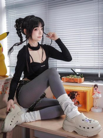 图片[9]-牛仔热裤+灰丝姑娘玩自拍-发街拍