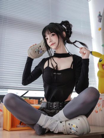 图片[5]-牛仔热裤+灰丝姑娘玩自拍-发街拍