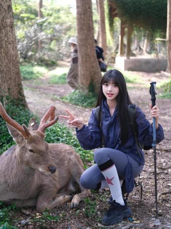 图片[5]-爱爬山的瑜伽裤MM，太甜美了！~-发街拍