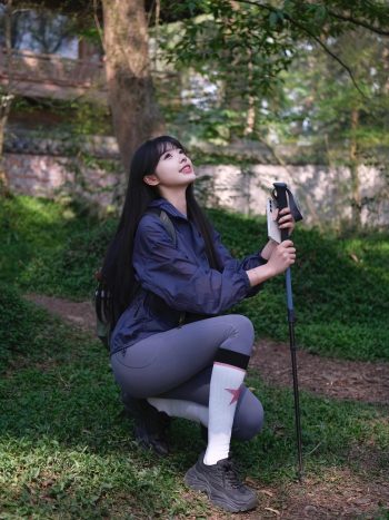 图片[3]-爱爬山的瑜伽裤MM，太甜美了！~-发街拍