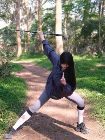 图片[2]-爱爬山的瑜伽裤MM，太甜美了！~-发街拍