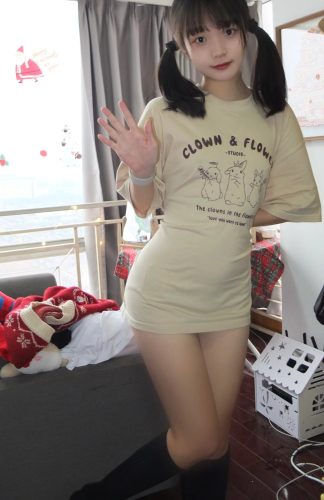 图片[9]-网格丝袜的清纯双马尾小姑娘-发街拍