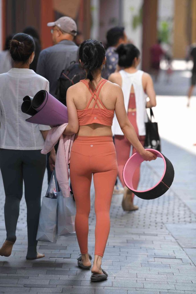 练瑜伽的姑娘【176P】04028-发街拍