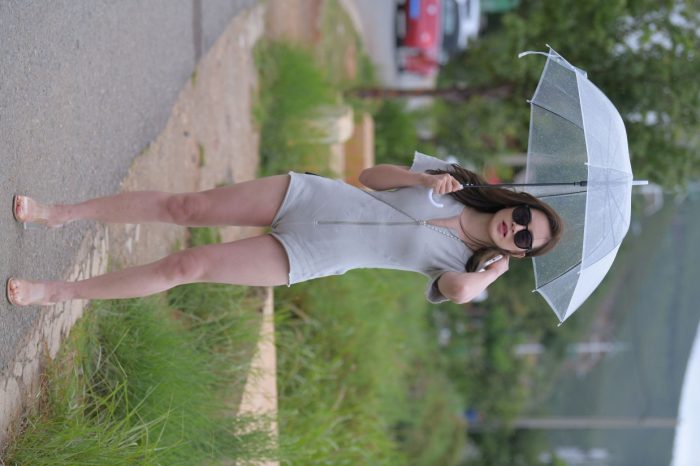 在海边开跑车的连衣短裤女孩【390P】00030-发街拍