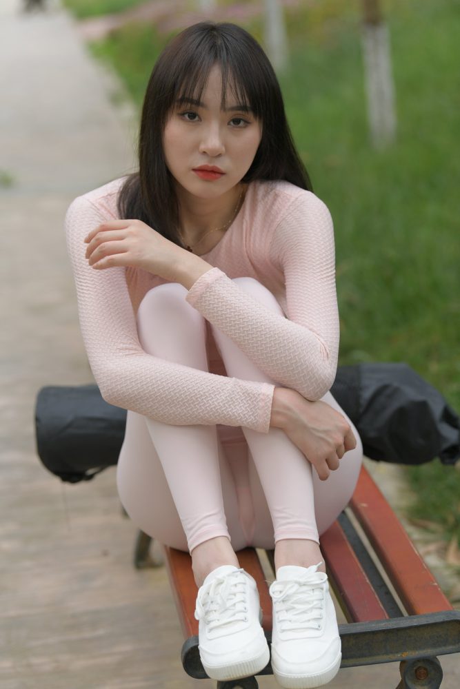 粉粉的瑜伽裤女孩太可爱了 J2090 854P1V-30.4GB-发街拍