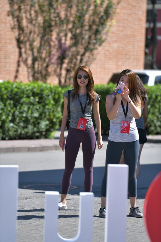 紫色瑜伽裤墨镜导游J4604 27P-336MB-发街拍