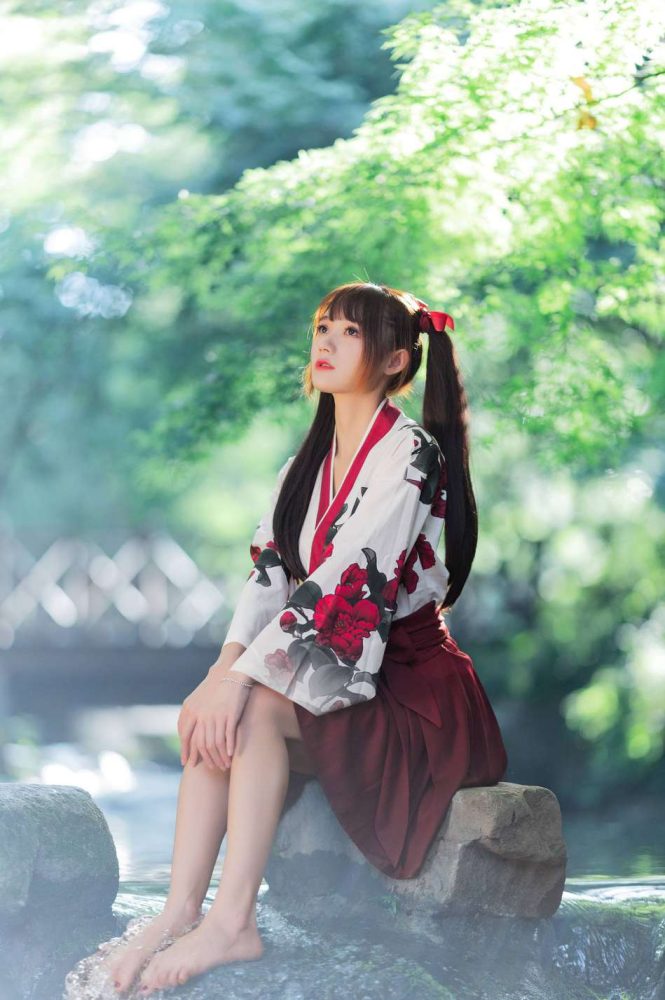 【免费】穿汉服的双马尾女孩【35P】20025-发街拍