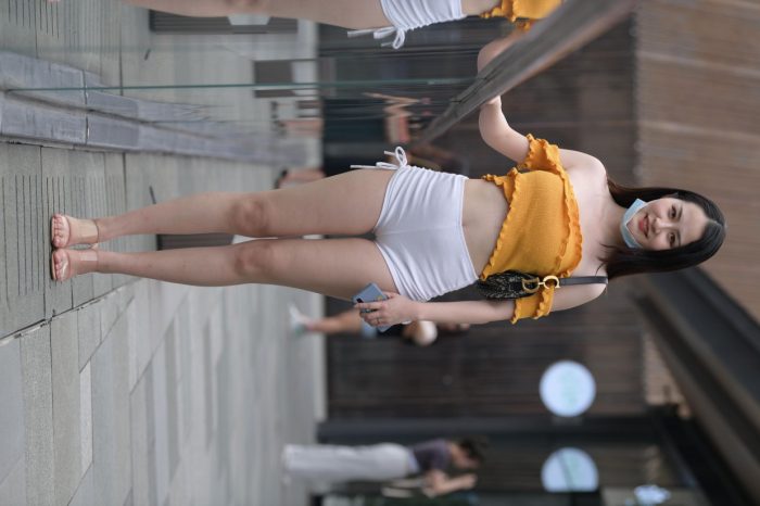 高腰白色短裤的漂亮女孩【767P】00065-发街拍