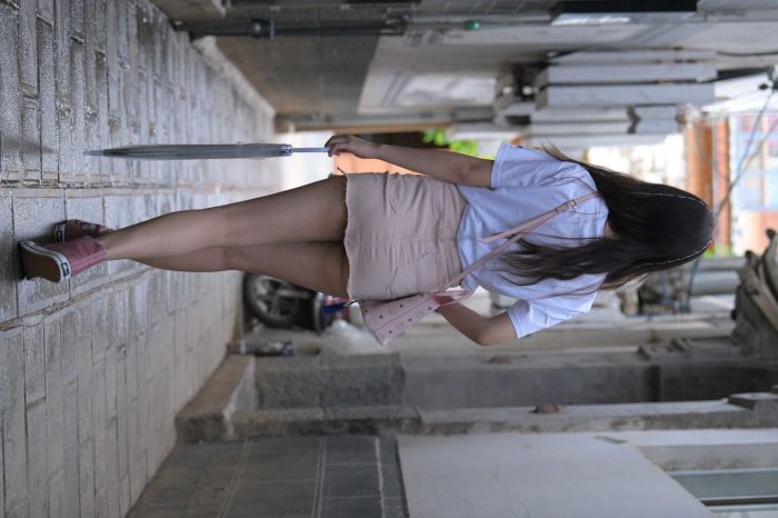 非常清纯甜美的短裙姑娘在逛街【458P】00052-发街拍