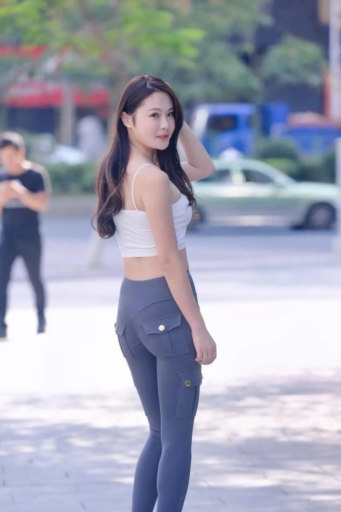 紧身牛仔裤小女人 J1746 562P-12.8GB-发街拍